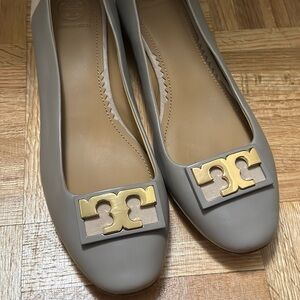 SOLD- TORY BURCH - Gigi Rounded-Toe Flat